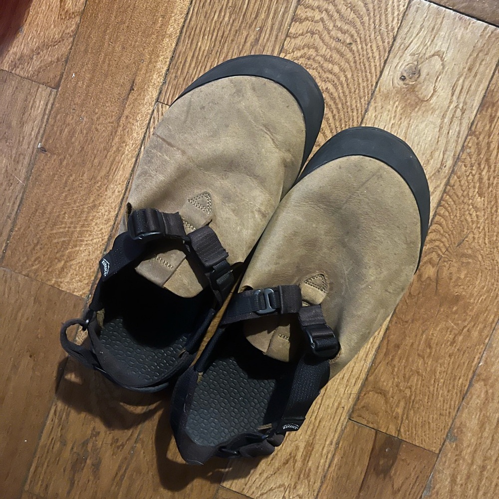 Bedrock Sandals
